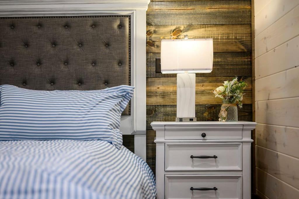 Brand New Luxury 2 Bedroom With Loft And Spa Sleeps 10 Broken Bow Esterno foto
