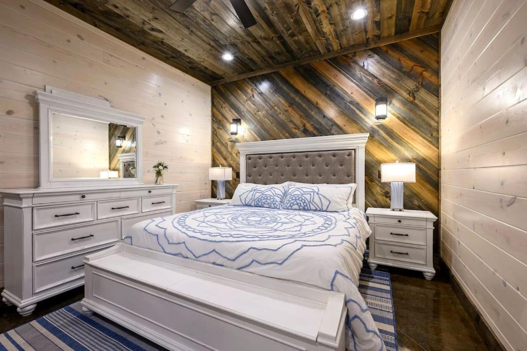 Brand New Luxury 2 Bedroom With Loft And Spa Sleeps 10 Broken Bow Esterno foto