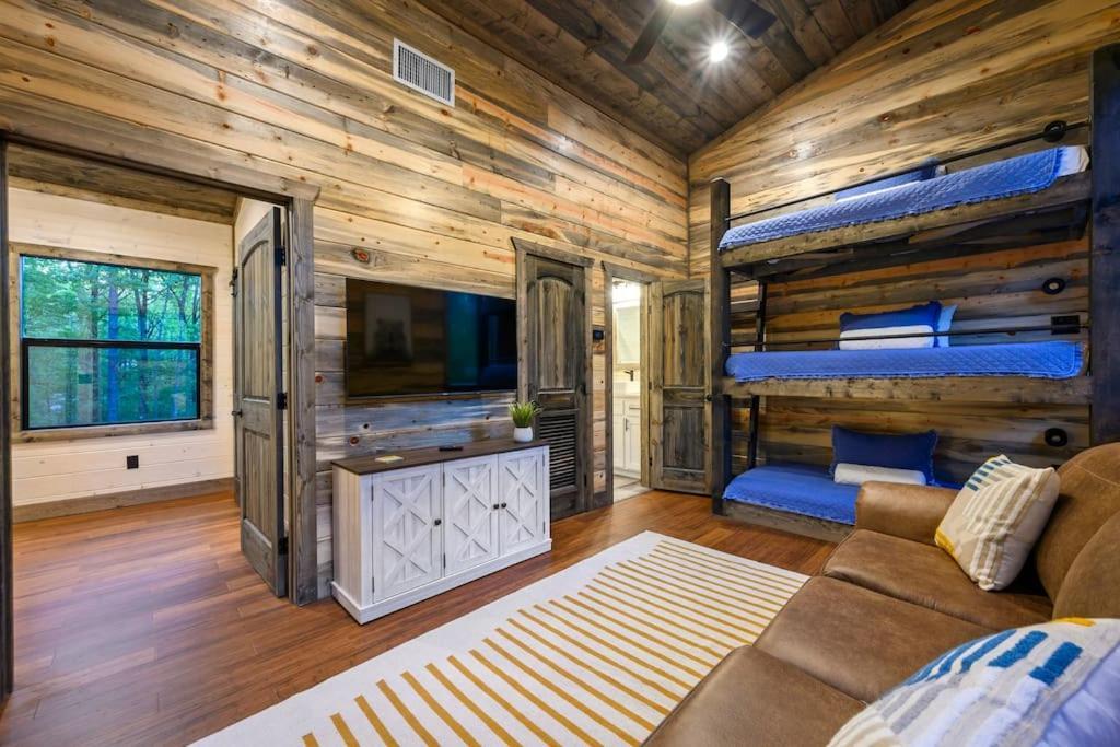 Brand New Luxury 2 Bedroom With Loft And Spa Sleeps 10 Broken Bow Esterno foto